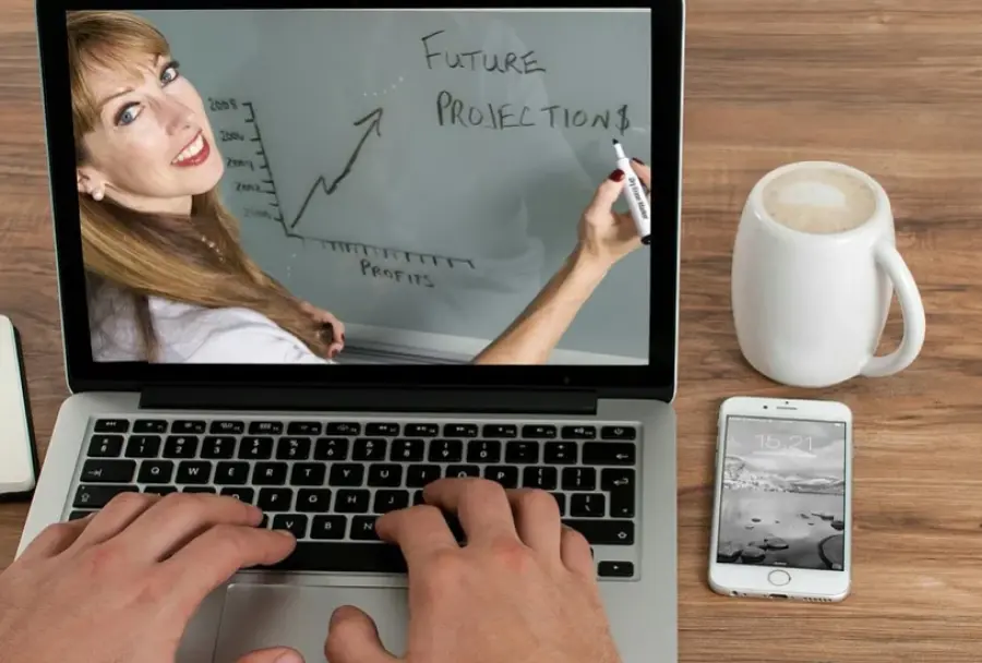 ISU: la più grande e certificata scuola online per diplomi e corsi di lauree